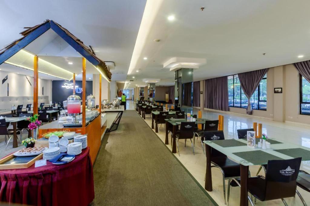 The Royal Idi Hotel Idirayeuk Extérieur photo