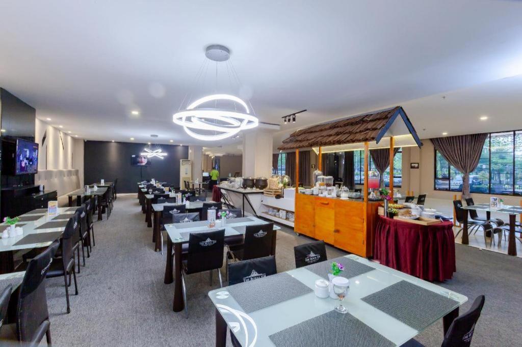 The Royal Idi Hotel Idirayeuk Extérieur photo